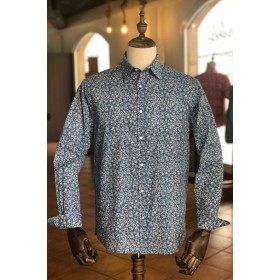 Camisa azul de hombre...