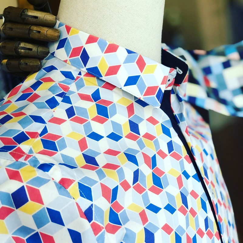 Camisa de hombre con estampado de cubo multicolor | ABH Collection JÁVEA